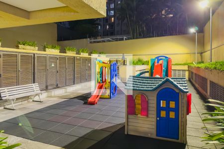 Apartamento à venda com 77m², 3 quartos e 1 vaga Apartamento à venda com 77m², 3 quartos e 1 vagaPlayground