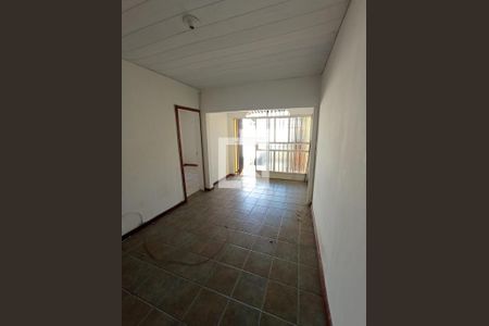 Casa à venda com 64m², 2 quartos e sem vaga