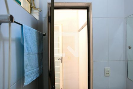 Casa à venda com 274m², 4 quartos e 4 vagas Casa à venda com 274m², 4 quartos e 4 vagasLavabo 2