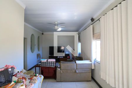 Casa à venda com 274m², 4 quartos e 4 vagas Casa à venda com 274m², 4 quartos e 4 vagasPiso superior