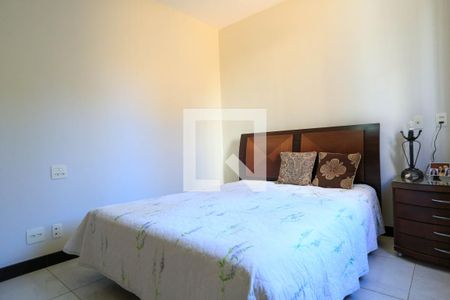 Casa à venda com 274m², 4 quartos e 4 vagas Casa à venda com 274m², 4 quartos e 4 vagasQuarto 3