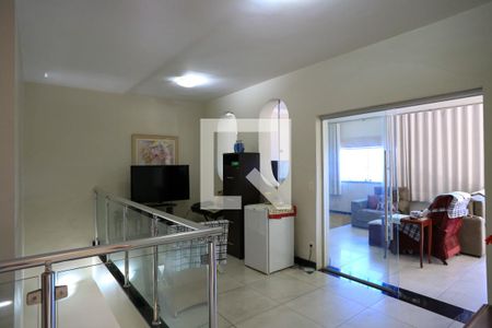 Casa à venda com 274m², 4 quartos e 4 vagas Casa à venda com 274m², 4 quartos e 4 vagasPiso superior