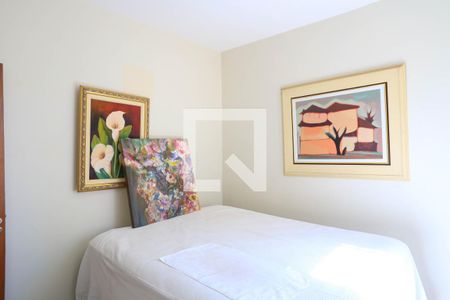 Casa à venda com 274m², 4 quartos e 4 vagas Casa à venda com 274m², 4 quartos e 4 vagasQuarto 4