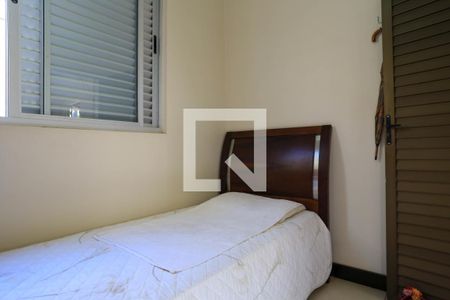 Casa à venda com 274m², 4 quartos e 4 vagas Casa à venda com 274m², 4 quartos e 4 vagasQuarto 1