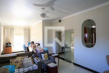 Casa à venda com 274m², 4 quartos e 4 vagas Casa à venda com 274m², 4 quartos e 4 vagasPiso superior