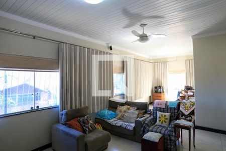 Casa à venda com 274m², 4 quartos e 4 vagas Casa à venda com 274m², 4 quartos e 4 vagasPiso superior