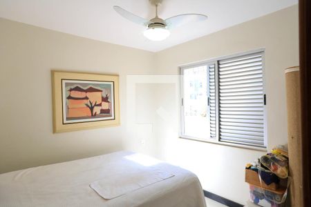 Casa à venda com 274m², 4 quartos e 4 vagas Casa à venda com 274m², 4 quartos e 4 vagasQuarto 4