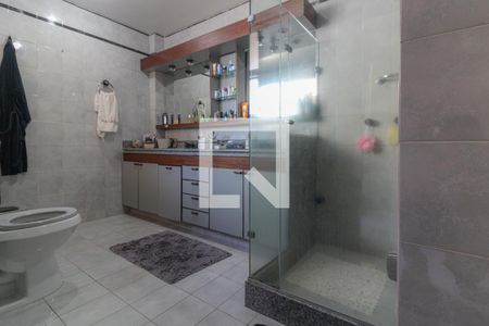 Apartamento à venda com 353m², 4 quartos e 2 vagasSuíte Master - Banheiro
