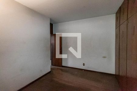 Casa à venda com 1000m², 5 quartos e 6 vagas Casa à venda com 1000m², 5 quartos e 6 vagasQuarto