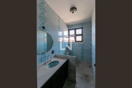 Casa à venda com 1000m², 5 quartos e 6 vagas Casa à venda com 1000m², 5 quartos e 6 vagasBanheiro social