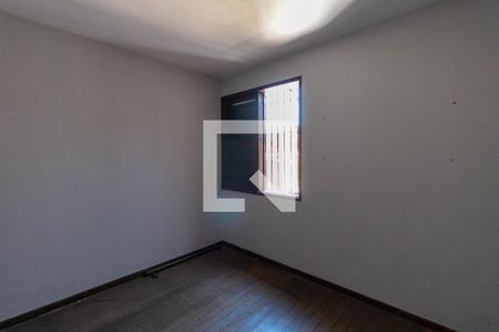 Casa à venda com 1000m², 5 quartos e 6 vagas Casa à venda com 1000m², 5 quartos e 6 vagasQuarto