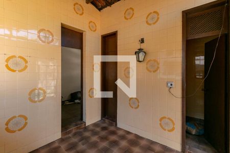 Casa à venda com 1000m², 5 quartos e 6 vagas Casa à venda com 1000m², 5 quartos e 6 vagasLavanderia