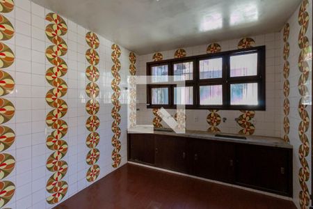 Casa à venda com 1000m², 5 quartos e 6 vagas Casa à venda com 1000m², 5 quartos e 6 vagasCozinha