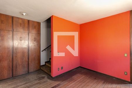 Casa à venda com 1000m², 5 quartos e 6 vagas Casa à venda com 1000m², 5 quartos e 6 vagasQuarto