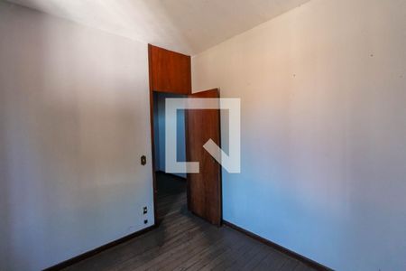 Casa à venda com 1000m², 5 quartos e 6 vagas Casa à venda com 1000m², 5 quartos e 6 vagasQuarto