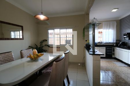 Casa à venda com 224m², 3 quartos e 4 vagasCozinha / Copa