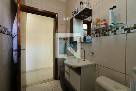 Casa à venda com 224m², 3 quartos e 4 vagasBanheiro Social