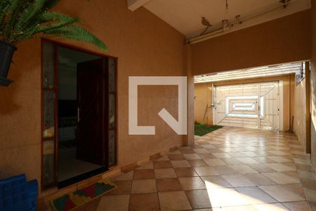 Casa à venda com 224m², 3 quartos e 4 vagasGaragem