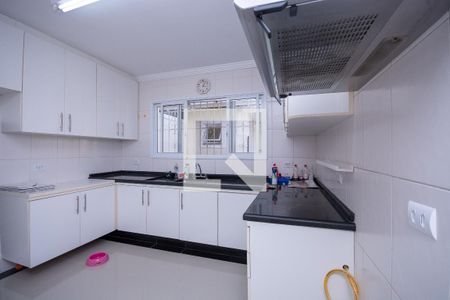 Casa à venda com 190m², 4 quartos e 4 vagas Casa à venda com 190m², 4 quartos e 4 vagasCozinha