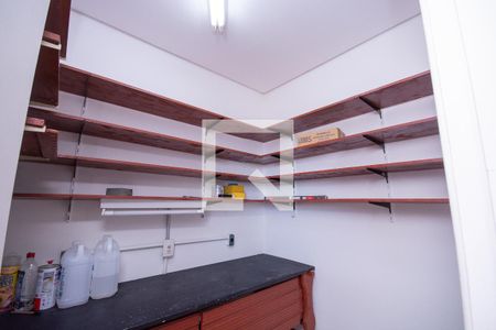 Casa à venda com 190m², 4 quartos e 4 vagas Casa à venda com 190m², 4 quartos e 4 vagasDespensa