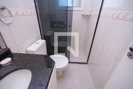 Casa à venda com 190m², 4 quartos e 4 vagas Casa à venda com 190m², 4 quartos e 4 vagasBanheiro Corredor