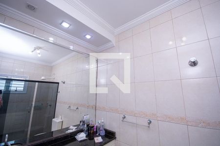 Casa à venda com 190m², 4 quartos e 4 vagas Casa à venda com 190m², 4 quartos e 4 vagasBanheiro da Suíte