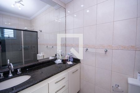 Casa à venda com 190m², 4 quartos e 4 vagas Casa à venda com 190m², 4 quartos e 4 vagasBanheiro da Suíte