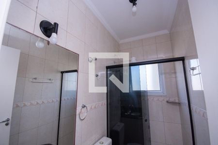 Casa à venda com 190m², 4 quartos e 4 vagas Casa à venda com 190m², 4 quartos e 4 vagasBanheiro Corredor