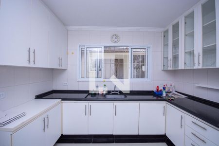 Casa à venda com 190m², 4 quartos e 4 vagas Casa à venda com 190m², 4 quartos e 4 vagasCozinha