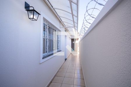 Casa à venda com 190m², 4 quartos e 4 vagas Casa à venda com 190m², 4 quartos e 4 vagasCorredor