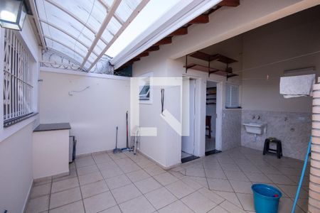 Casa à venda com 190m², 4 quartos e 4 vagas Casa à venda com 190m², 4 quartos e 4 vagasQuintal