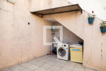Casa à venda com 160m², 3 quartos e 4 vagas Casa à venda com 160m², 3 quartos e 4 vagasQuintal e Área de Serviço