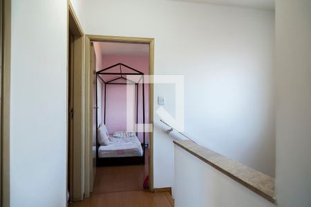 Casa à venda com 160m², 3 quartos e 4 vagas Casa à venda com 160m², 3 quartos e 4 vagasCorredor