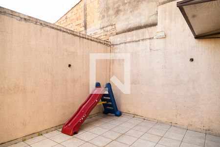 Casa à venda com 160m², 3 quartos e 4 vagas Casa à venda com 160m², 3 quartos e 4 vagasQuintal e Área de Serviço