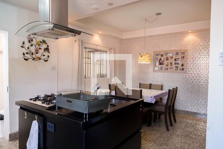 Casa à venda com 160m², 3 quartos e 4 vagas Casa à venda com 160m², 3 quartos e 4 vagasCozinha