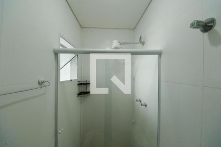 Banheiro de apartamento para alugar com 1 quarto, 36m² em Vila Margarida, São Paulo