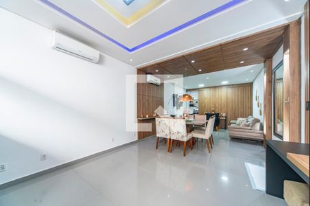 Casa de condomínio à venda com 140m², 2 quartos e 2 vagas Casa de condomínio à venda com 140m², 2 quartos e 2 vagasSalão de Festas Privativo