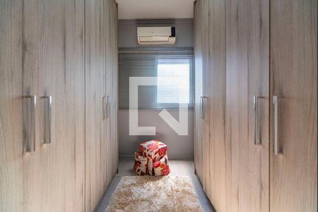 Casa de condomínio à venda com 140m², 2 quartos e 2 vagas Casa de condomínio à venda com 140m², 2 quartos e 2 vagasCloset do Quarto 2