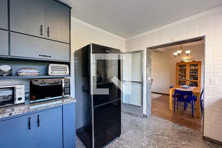 Casa à venda com 350m², 3 quartos e 4 vagas Casa à venda com 350m², 3 quartos e 4 vagasCozinha