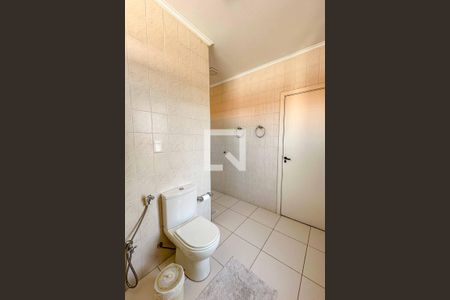 Casa à venda com 350m², 3 quartos e 4 vagas Casa à venda com 350m², 3 quartos e 4 vagasBanheiro 2