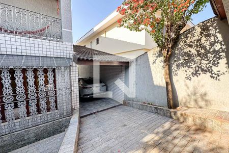 Casa à venda com 350m², 3 quartos e 4 vagas Casa à venda com 350m², 3 quartos e 4 vagasÁrea comum