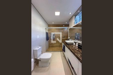 Casa à venda com 350m², 3 quartos e 4 vagas Casa à venda com 350m², 3 quartos e 4 vagasBanheiro