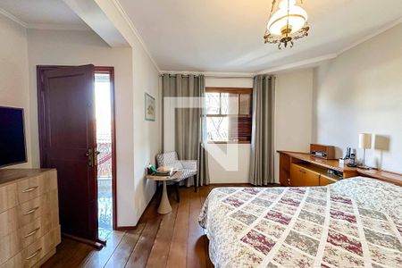 Casa à venda com 350m², 3 quartos e 4 vagas Casa à venda com 350m², 3 quartos e 4 vagasQuarto