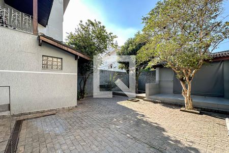 Casa à venda com 350m², 3 quartos e 4 vagas Casa à venda com 350m², 3 quartos e 4 vagasÁrea comum