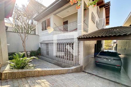 Casa à venda com 350m², 3 quartos e 4 vagas Casa à venda com 350m², 3 quartos e 4 vagasÁrea comum