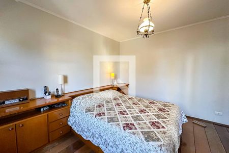 Casa à venda com 350m², 3 quartos e 4 vagas Casa à venda com 350m², 3 quartos e 4 vagasQuarto