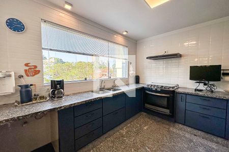 Casa à venda com 350m², 3 quartos e 4 vagas Casa à venda com 350m², 3 quartos e 4 vagasCozinha