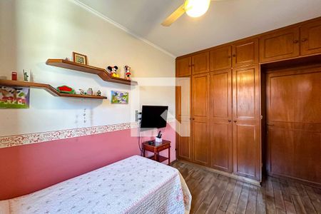 Casa à venda com 350m², 3 quartos e 4 vagas Casa à venda com 350m², 3 quartos e 4 vagasQuarto 2