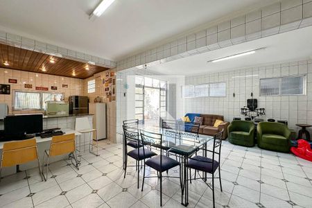 Casa à venda com 350m², 3 quartos e 4 vagas Casa à venda com 350m², 3 quartos e 4 vagasCopa