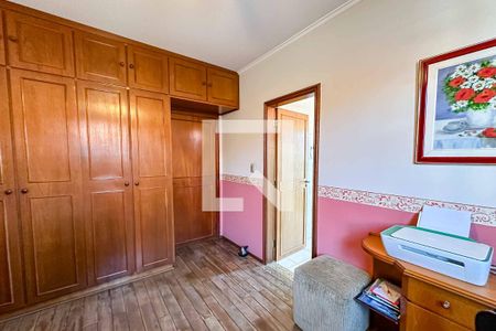 Casa à venda com 350m², 3 quartos e 4 vagas Casa à venda com 350m², 3 quartos e 4 vagasQuarto 2